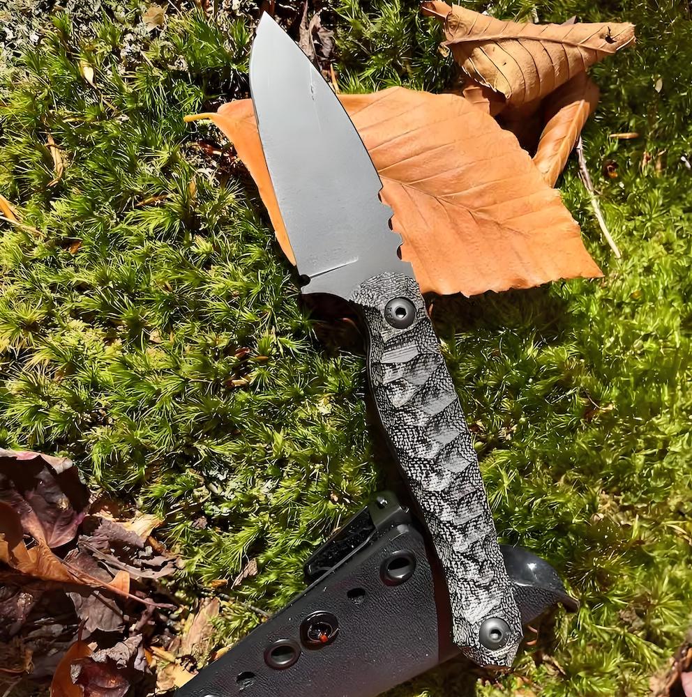 Fixed blade knives
